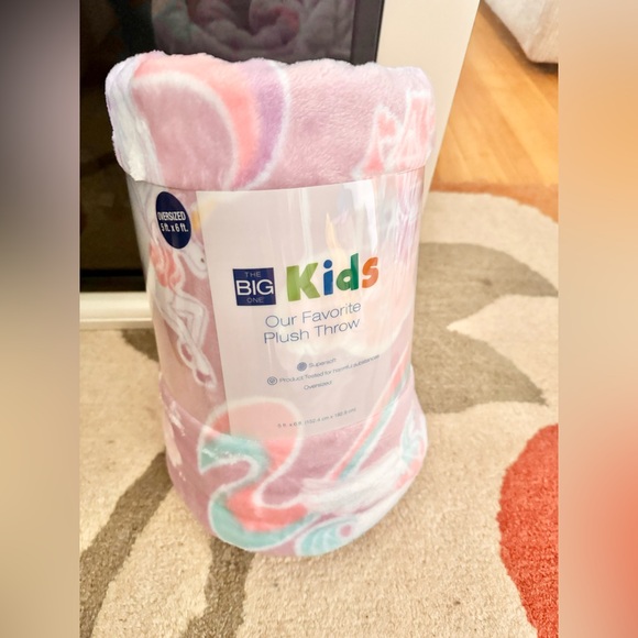 Unicorn Big Kids plush throw 60 x. 70” - Picture 1 of 7